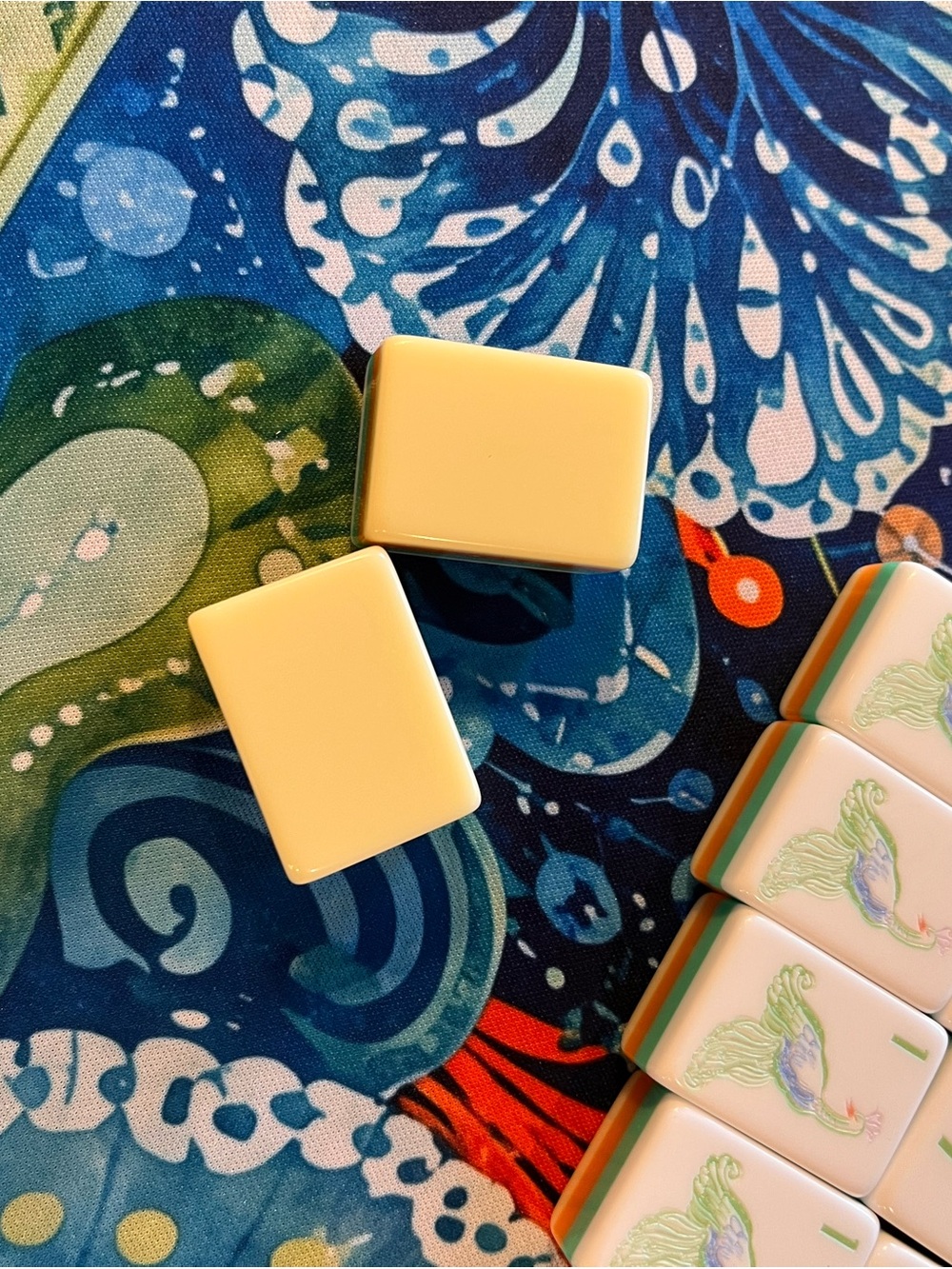 Mahjong Tile Set with Matching Mat - Picture 10 of 13